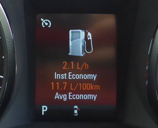 fuel economy holden commodore