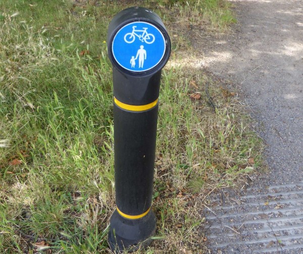 cycle pedestrian bollard