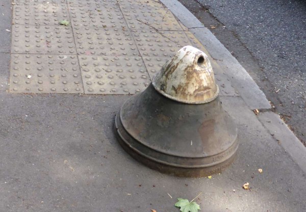 bollard 4