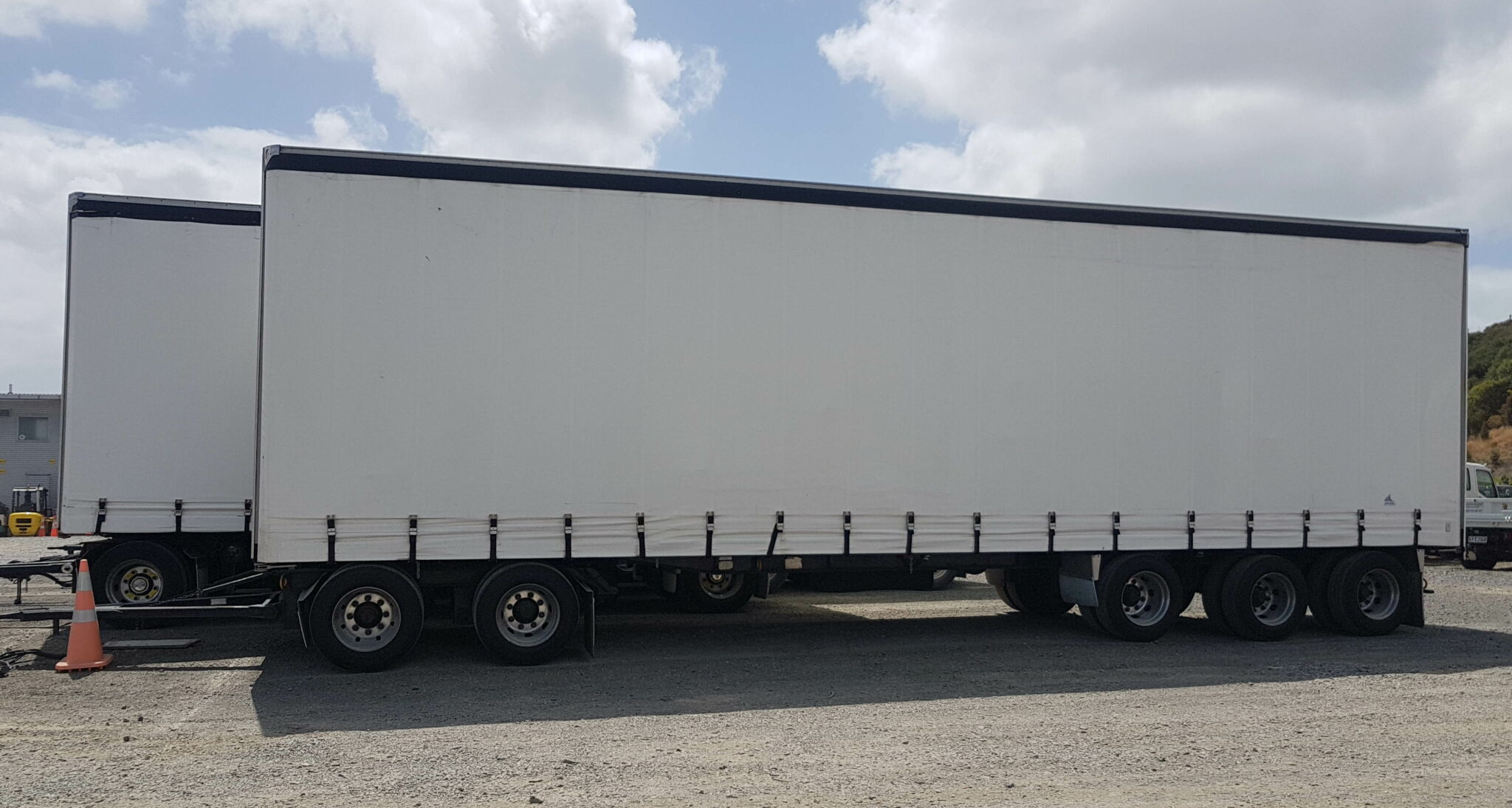 What is a drawbar trailer?