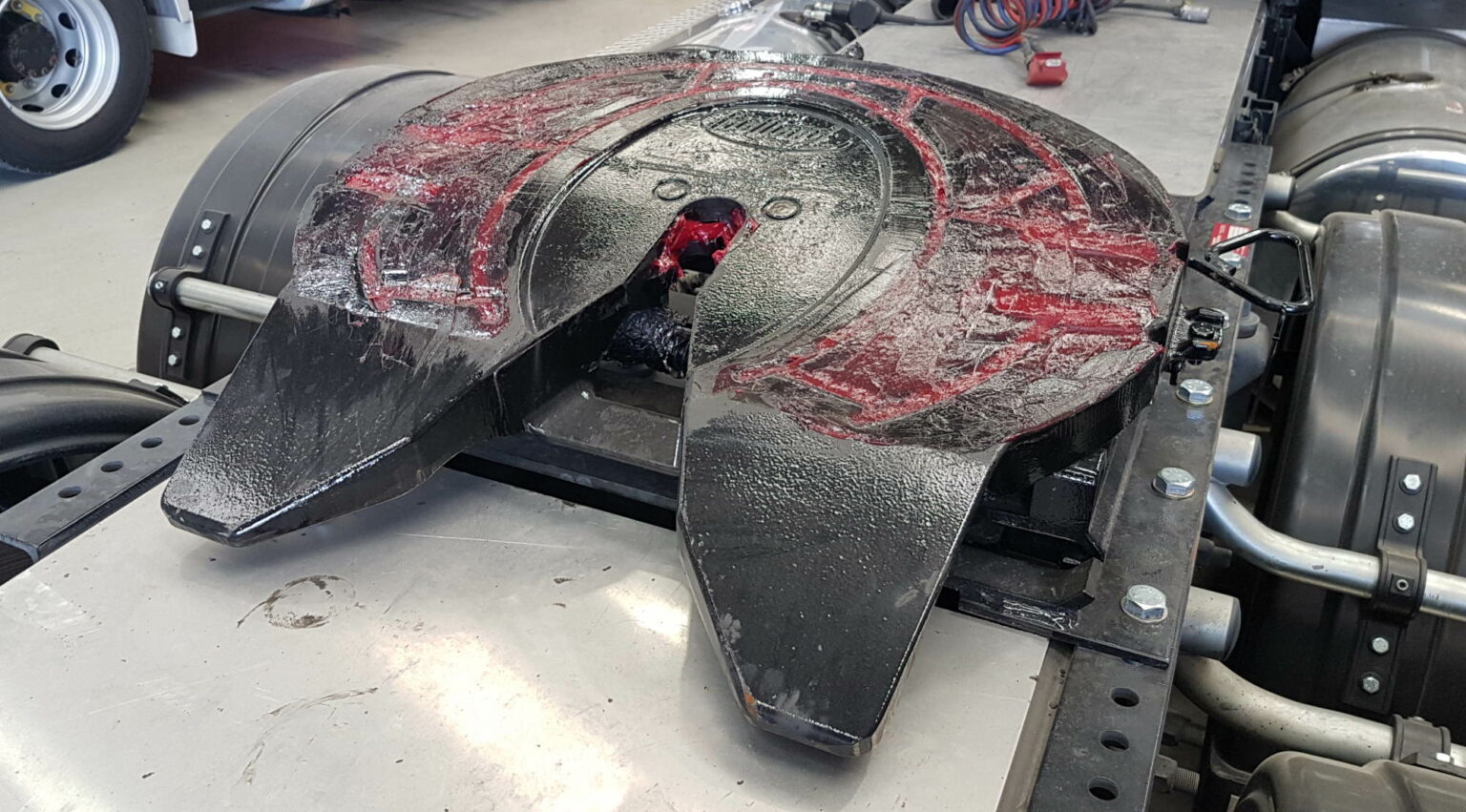 Why would you move a fifth wheel when towing a semitrailer?