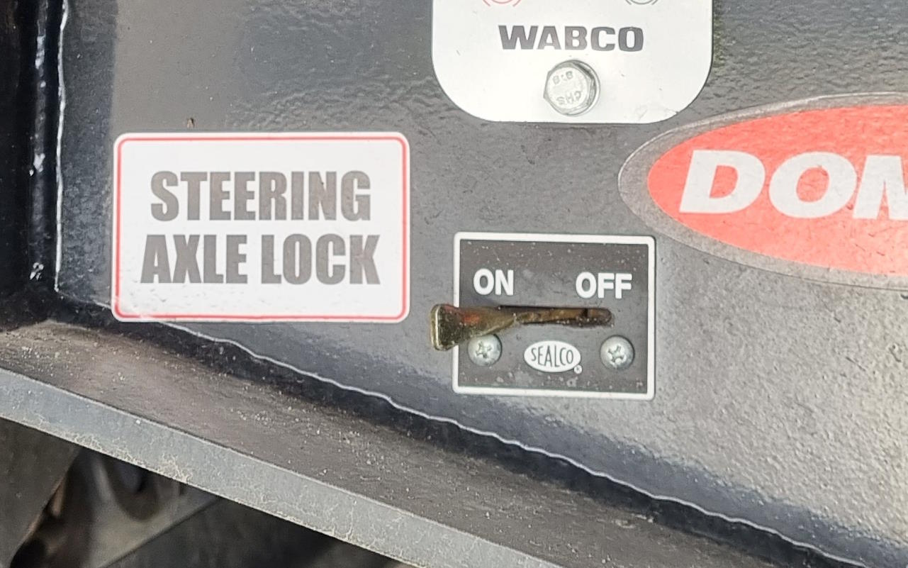 What's a selfsteer steering axle?